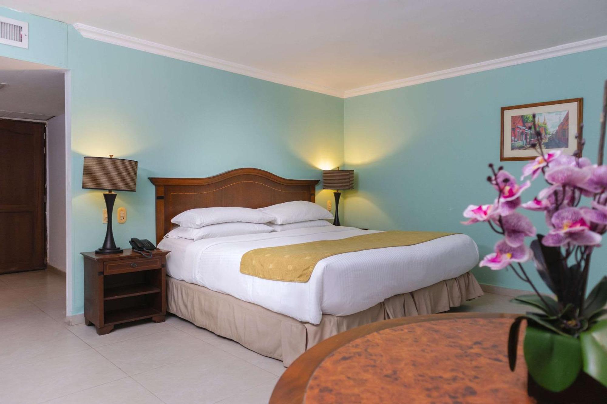 Hotel Faranda Express Puerta Del Sol Barranquilla, A Member Of Radisson Individuals Barranquilla  Buitenkant foto