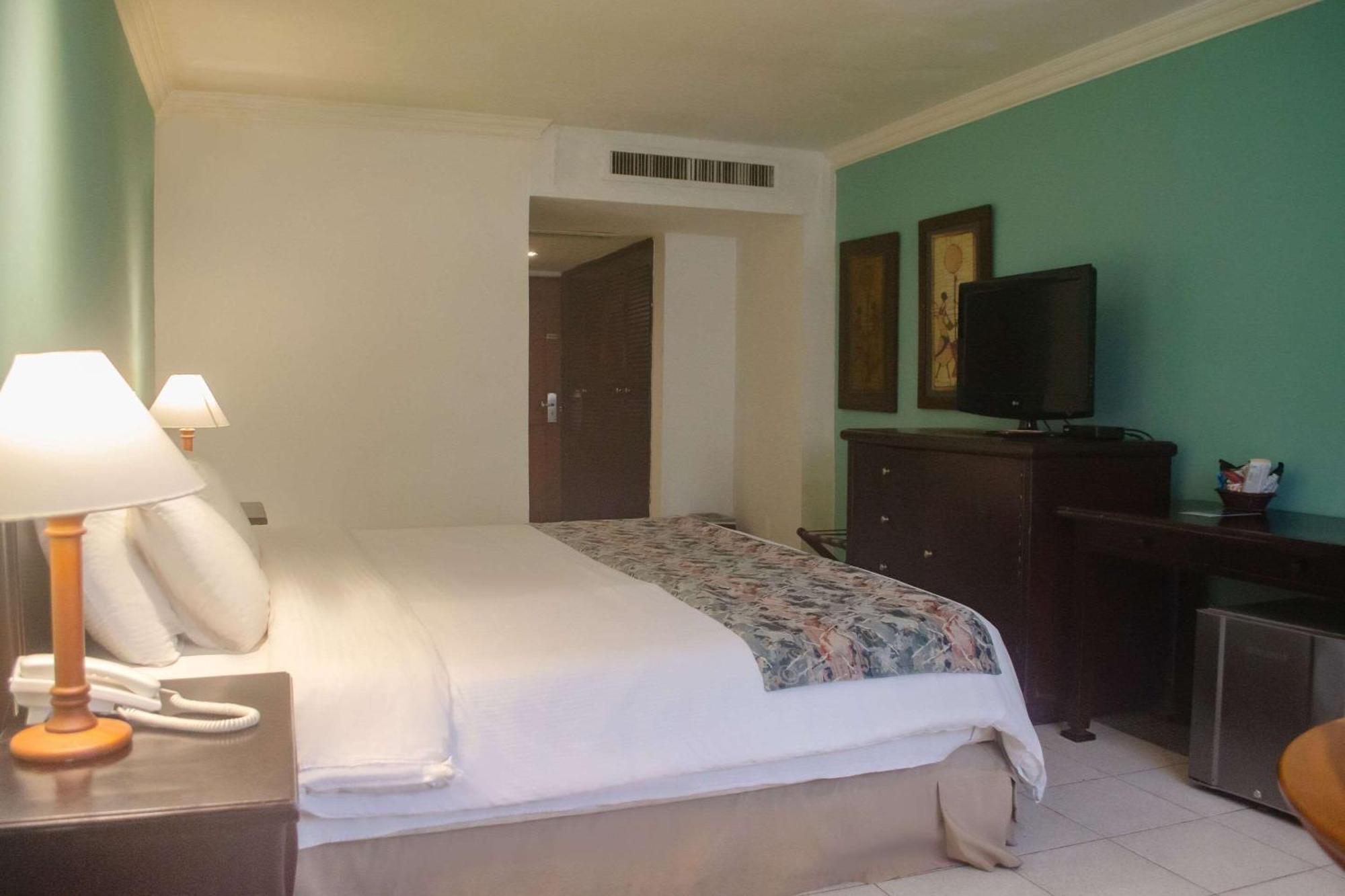 Hotel Faranda Express Puerta Del Sol Barranquilla, A Member Of Radisson Individuals Barranquilla  Buitenkant foto