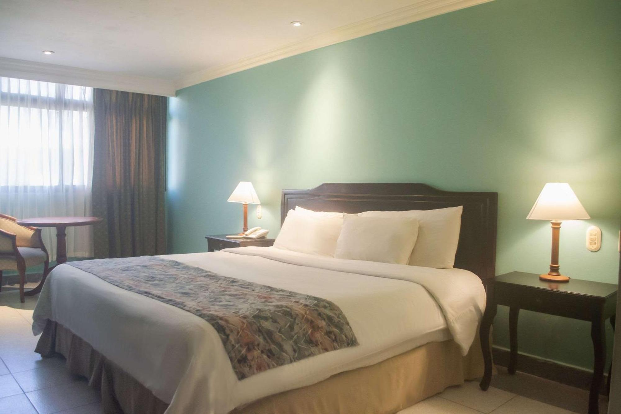 Hotel Faranda Express Puerta Del Sol Barranquilla, A Member Of Radisson Individuals Barranquilla  Buitenkant foto